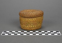 Basket with CM ruler